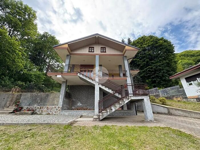 Casa quadrilocale in vendita in Località Vena, Cuorgne