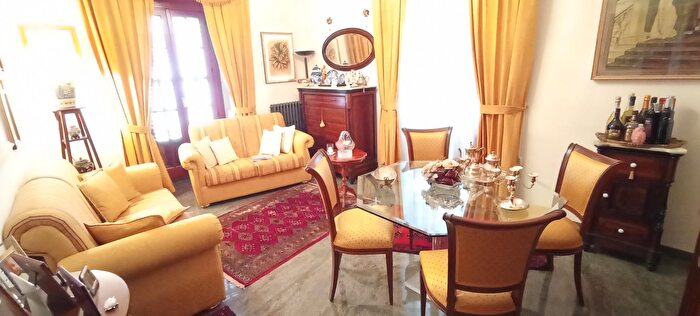 Casa con 9 locali in vendita in Ragusa