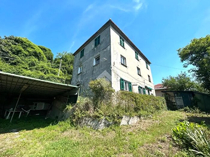 Casa con 6 locali in vendita in Via Grone, Serra Ricco'