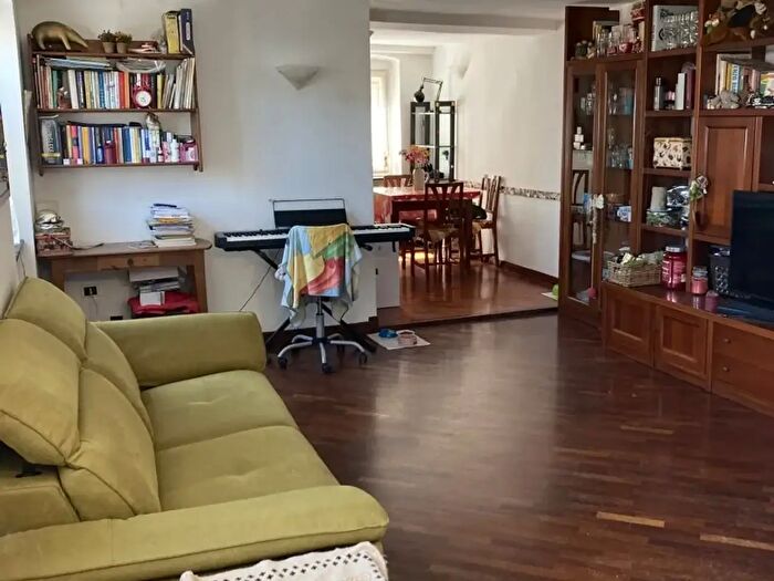 Appartamento quadrilocale in vendita in Via Carloforte, Genova