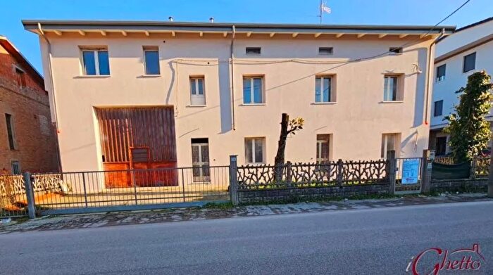 Appartamento in vendita in Via Riga Cento Ferrara Renazzo, Cento