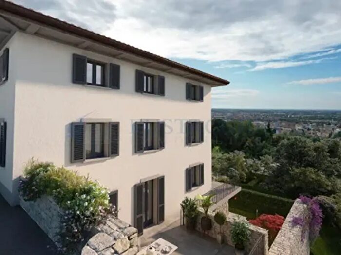 Appartamento con 6 locali in vendita in Via San Martino della Pigrizia, Bergamo