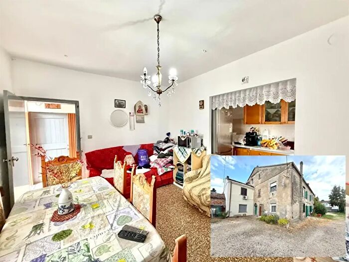 Casa in vendita in Via Borgo Palazzi, Argenta