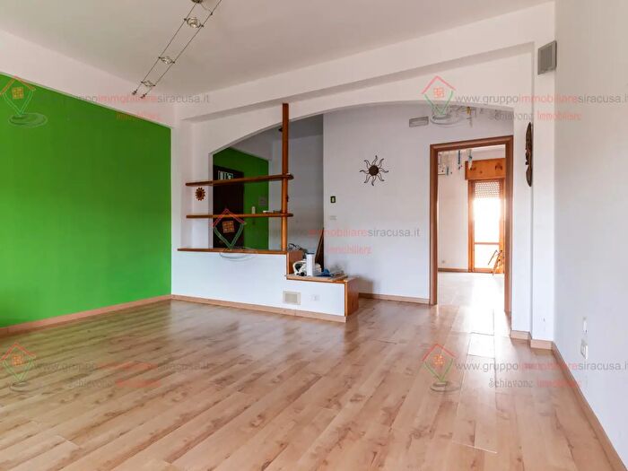 Appartamento con 5 locali in vendita in Siracusa