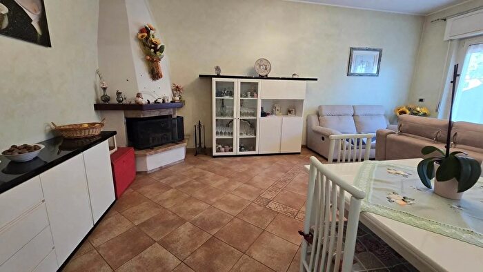 Appartamento con 5 locali in vendita in Via Celano Chieti, Chieti