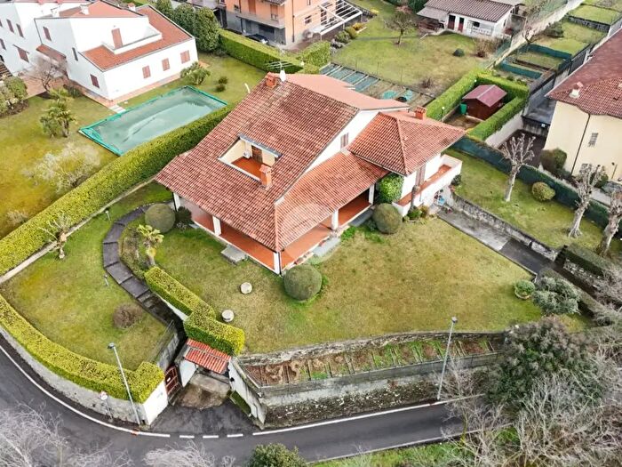 Casa quadrilocale in vendita in Via Fontane, Paratico