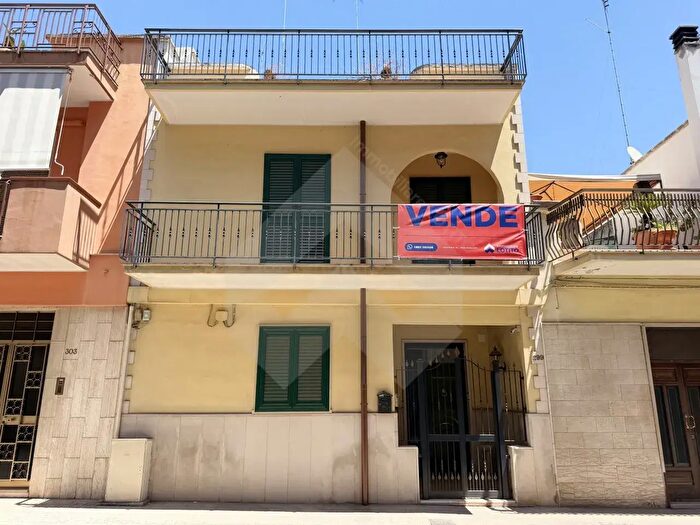 Casa con 5 locali in vendita in Via Fornaci, Andria
