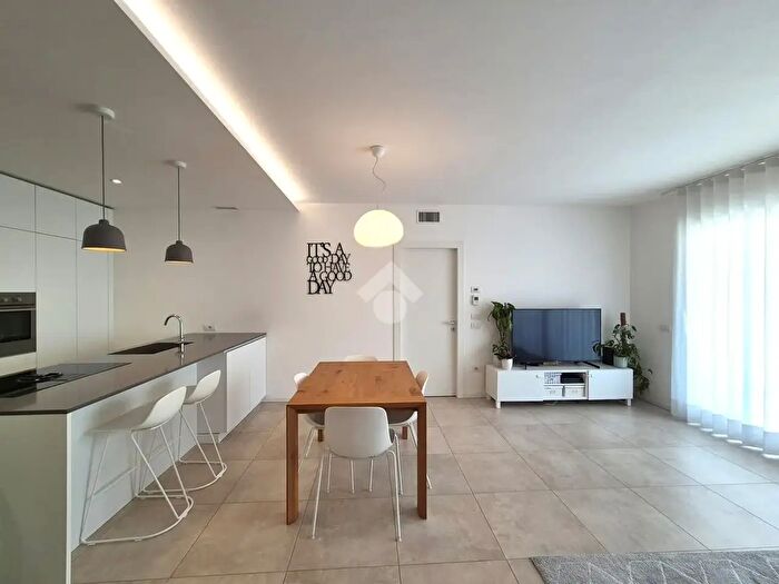 Appartamento quadrilocale in vendita in Via Don Giancarlo Broetto, Noventa Padovana