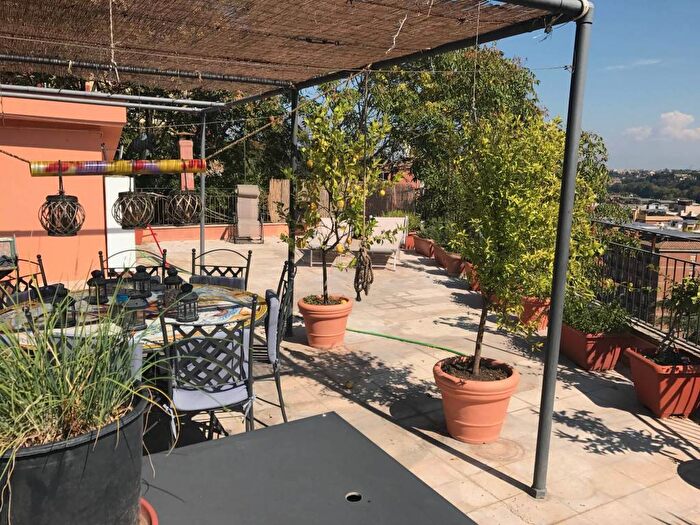 Casa trilocale in affitto in Via Ambrogio Traversari, Monteverde Vecchio, Roma