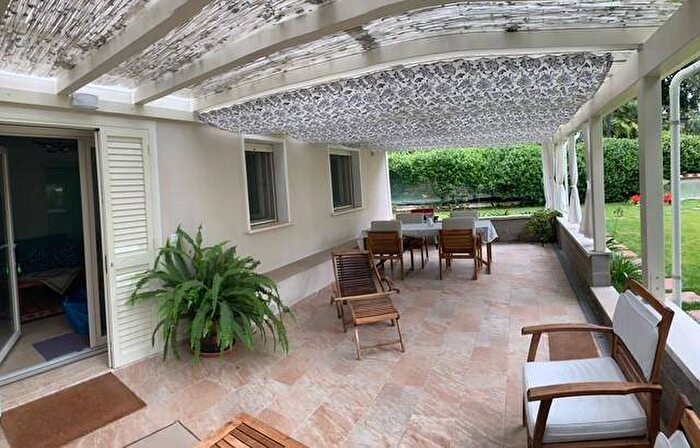 Appartamento trilocale in affitto in Via delle Mortelle, Tirrenia, Pisa