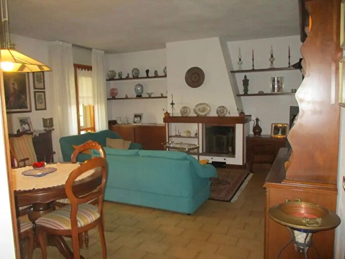 Appartamento con 5 locali in vendita in Pontedera