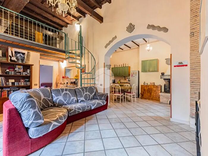 Appartamento trilocale in vendita in Via del Seminario, Nepi