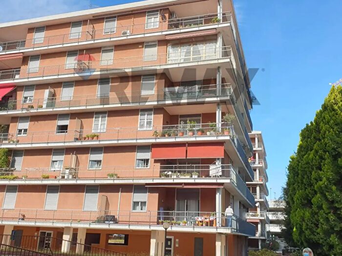 Appartamento trilocale in vendita in Via Colleoni, Gallarate