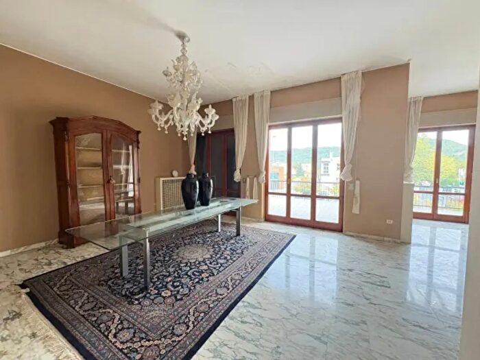 Casa con 6 locali in vendita in Ponte Dell'Olio