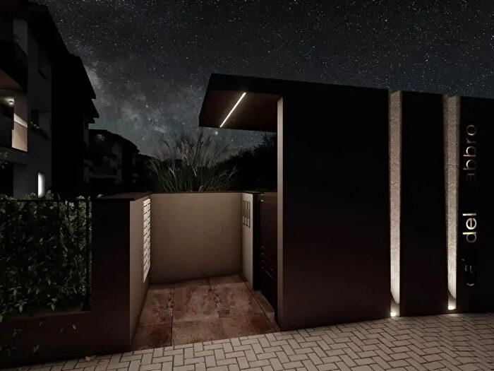 Appartamento trilocale in vendita in Via Emilia Ovest, Parma