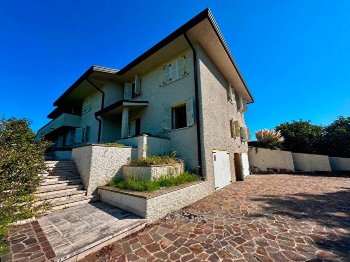 Casa con 6 locali in vendita in Via San Daniele, Centro, Torreglia