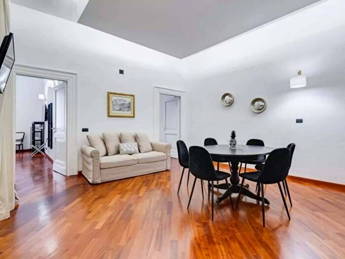 Appartamento trilocale in affitto in Piazza Mignanelli, Spagna, Roma