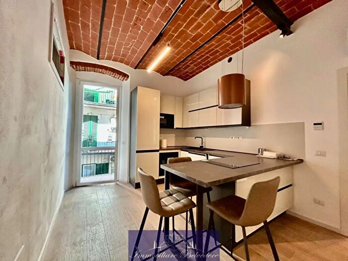 Appartamento trilocale in affitto in Via Felice Cavallotti, Firenze