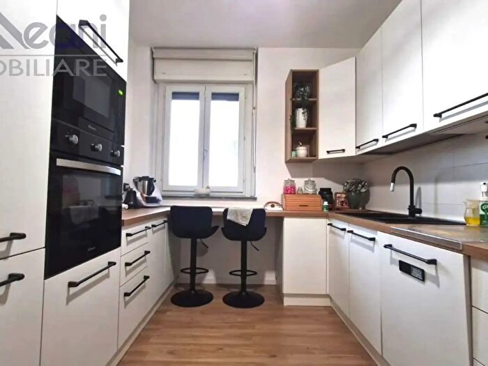 Appartamento trilocale in vendita in Via Quintosole, Milano