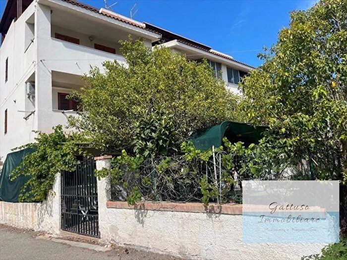 Appartamento trilocale in vendita in Melito Di Porto Salvo