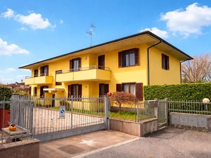 Appartamento quadrilocale in vendita in Via Redipuglia, Bonate Sopra