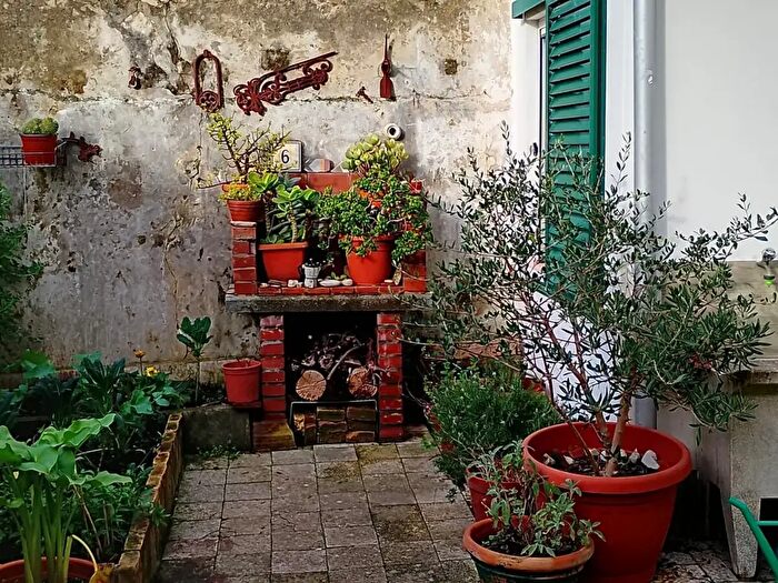 Appartamento quadrilocale in vendita in Via Pietro Paoli, Livorno