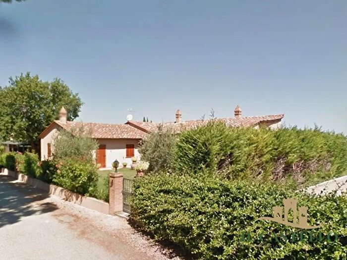 Casa con 7 locali in vendita in Villastrada, Castiglione Del Lago