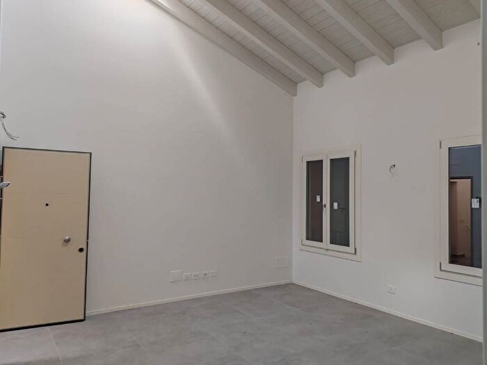 Appartamento trilocale in affitto in Via Pietro Saccani, Centro, Boretto