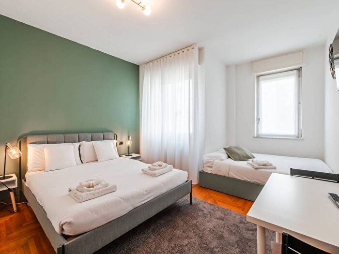 Appartamento bilocale in affitto in Via Ugo Bassi, Isola, Milano