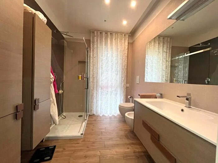Appartamento quadrilocale in vendita in Via Sambuco, Volla