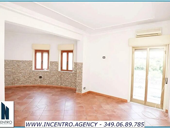Appartamento trilocale in vendita in Via Comunale Ritiro, Messina