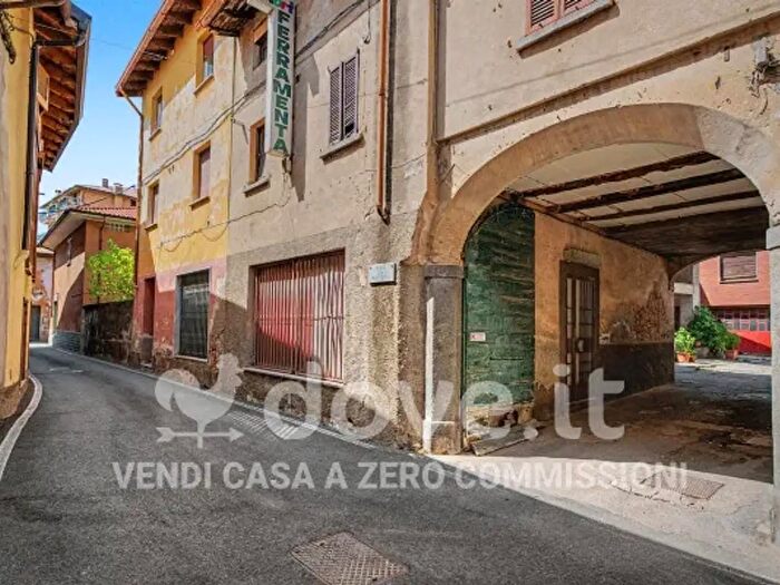 Appartamento bilocale in vendita in Via Garibaldi, Guanzate
