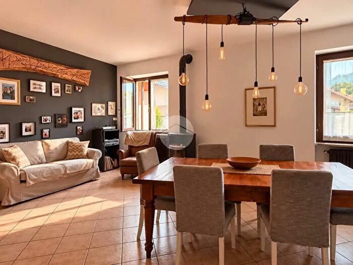 Appartamento con 5 locali in vendita in Via Gera, Breno