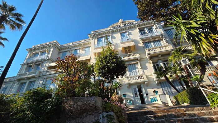 Appartamento trilocale in vendita in Via Cavalieri di Rodi Ospedaletti, Ospedaletti