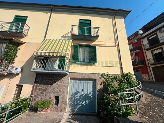 Casa quadrilocale in vendita in Via Padre Semenza, Prata Di Principato Ultra