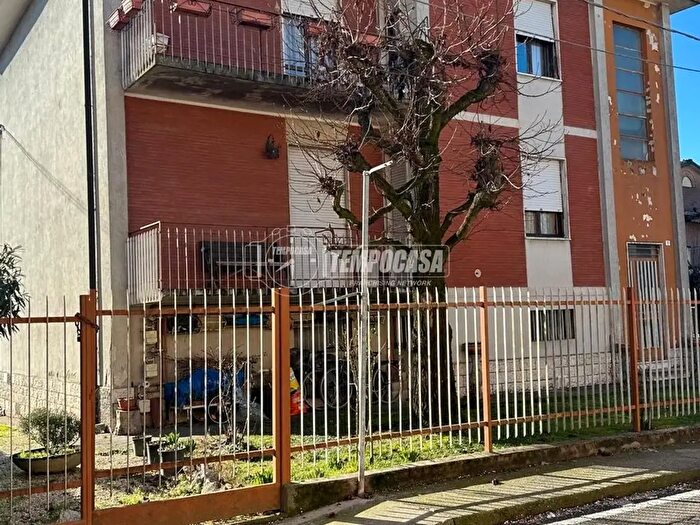 Casa con 8 locali in vendita in Via Ubaldo Ferrari, Castelverde