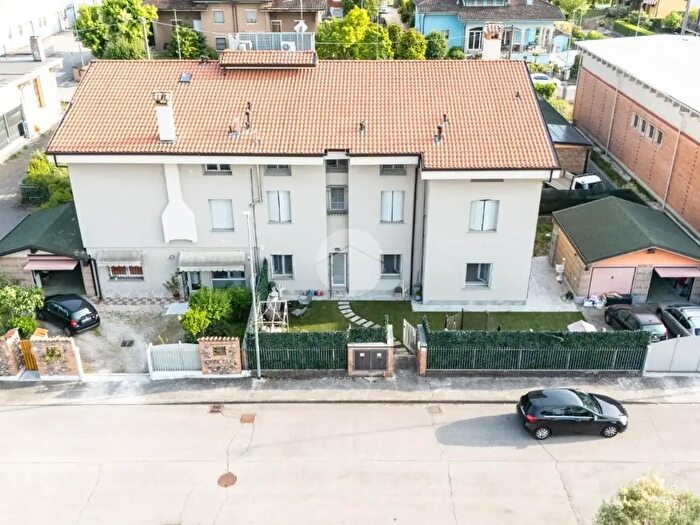 Appartamento trilocale in vendita in Via a De Gasperi, Borgo Virgilio