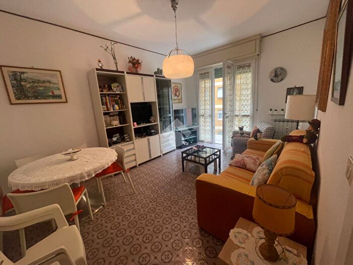 Appartamento trilocale in vendita in Via Muretti, Rapallo