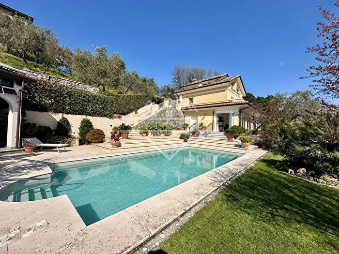 Casa con 7 locali in vendita in Provinciale, Castelnuovo Magra