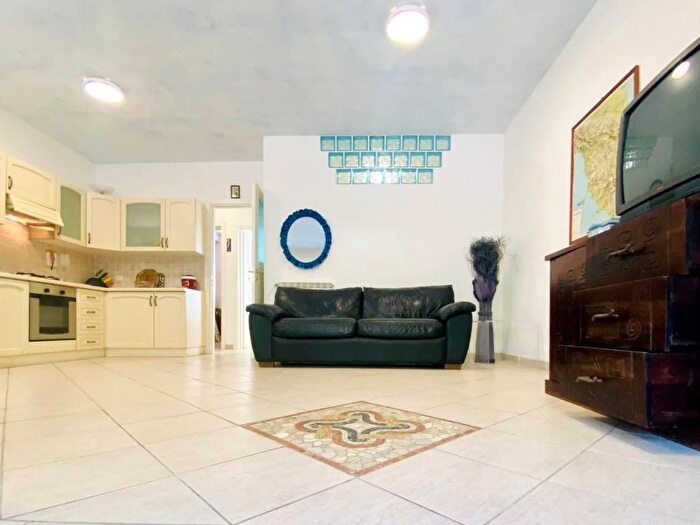 Appartamento trilocale in affitto in Via Malta, Pietrasanta