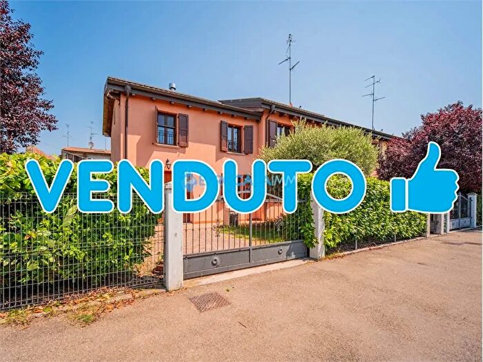 Casa con 6 locali in vendita in Via Euro Lugli C Novi di Modena Mo, Novi Di Modena