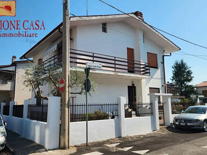 Appartamento con 5 locali in vendita in Via Isole Clare, Monfalcone