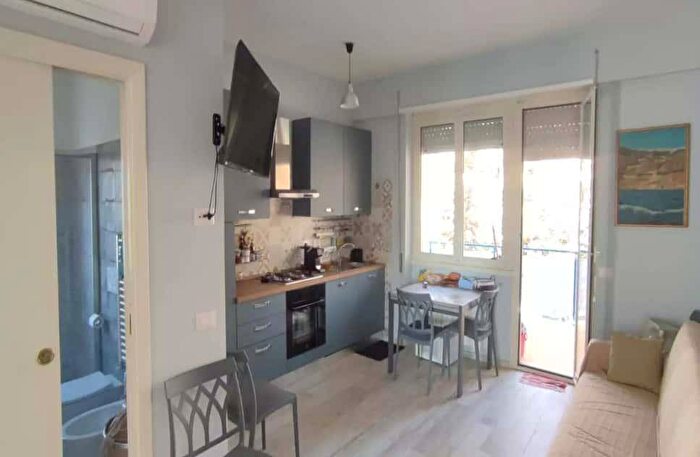 Appartamento trilocale in affitto in Via delle Tartane, Ostia Levante, Roma