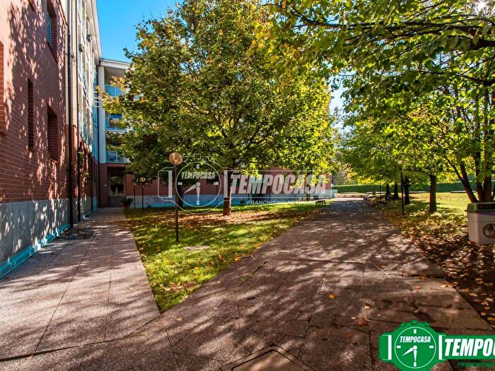 Appartamento quadrilocale in affitto in Via DEI GELSI, Centro, Arese