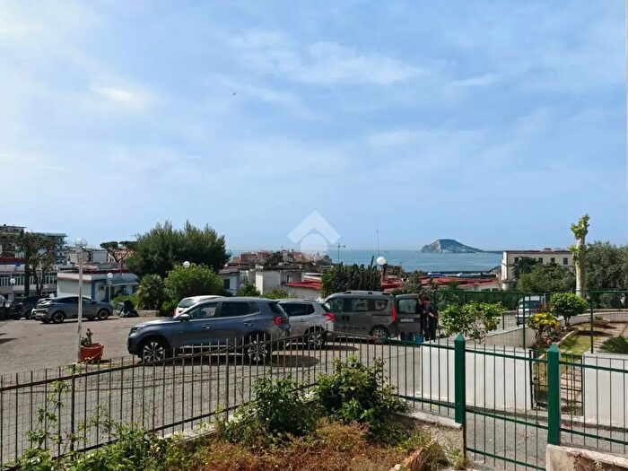 Appartamento trilocale in vendita in Corso Nicola Terracciano, Pozzuoli
