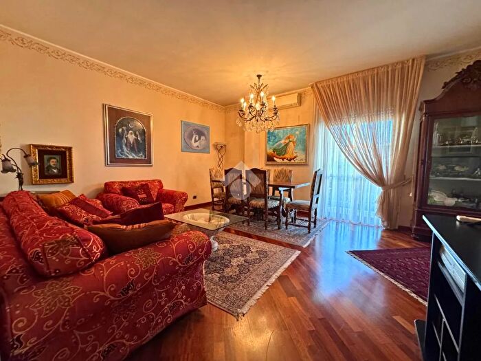 Appartamento quadrilocale in vendita in Via De Amicis, Dalmine