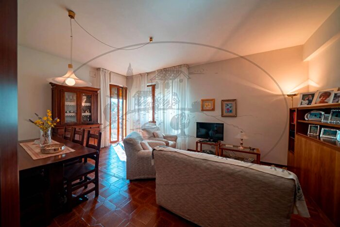 Appartamento quadrilocale in vendita in Via Roma, Figline e Incisa Valdarno