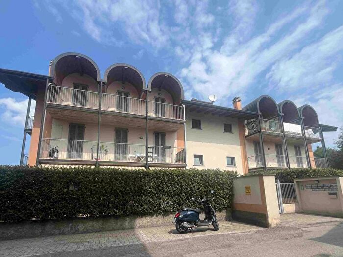 Appartamento bilocale in affitto in Via Golasecca, Sesto Calende