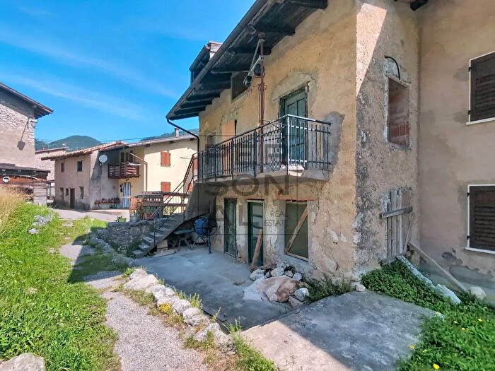 Appartamento quadrilocale in vendita in Loc Geroli, Terragnolo