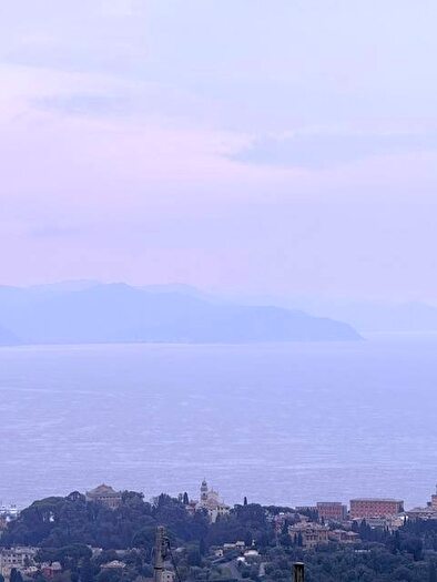 Appartamento trilocale in affitto in Via Torre San Gioacchino, Santa Margherita Ligure